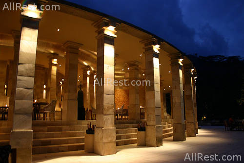 Amanjiwo resort 43